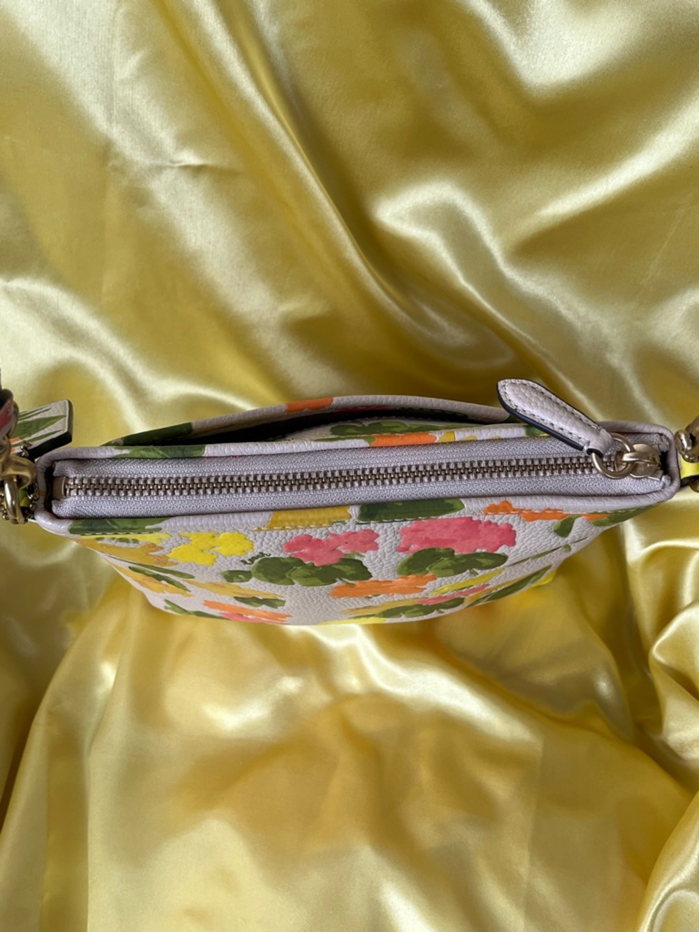 Coach Kitt Floral Crossbody Bag 🩷 Pink with 💛 Yellow, 🧡 Orange & 💚 Green NWOT - Picture 9 of 14